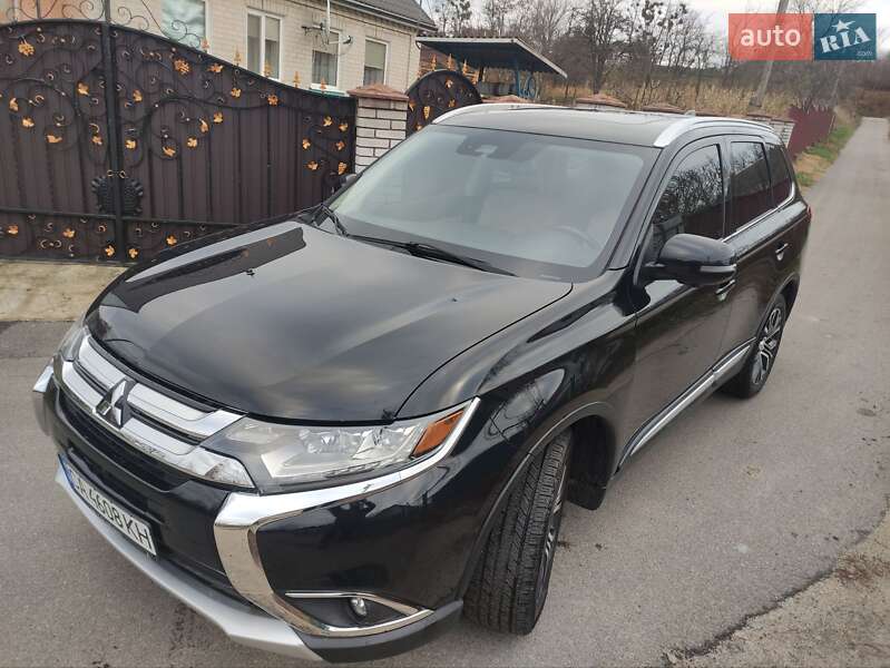 Внедорожник / Кроссовер Mitsubishi Outlander 2018 в Корсуне-Шевченковском