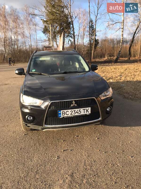 Внедорожник / Кроссовер Mitsubishi Outlander 2010 в Самборе