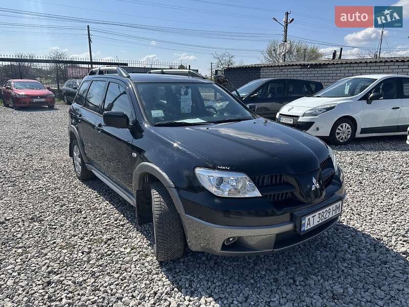 Позашляховик / Кросовер Mitsubishi Outlander 2005 в Дніпрі Позашляховик / Кросовер Mitsubishi Outlander 2005 в Дніпрі
