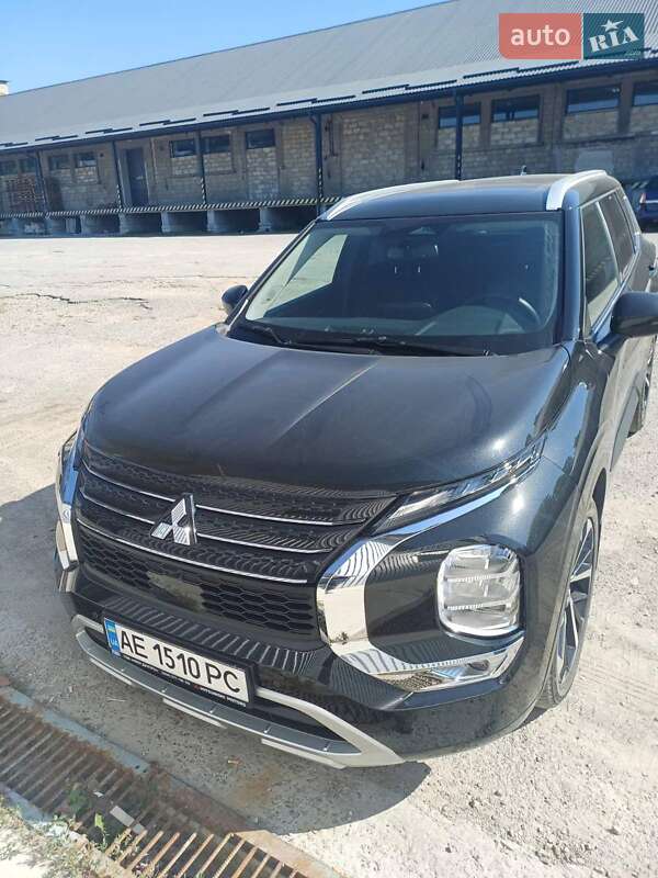 Внедорожник / Кроссовер Mitsubishi Outlander 2024 в Тернополе