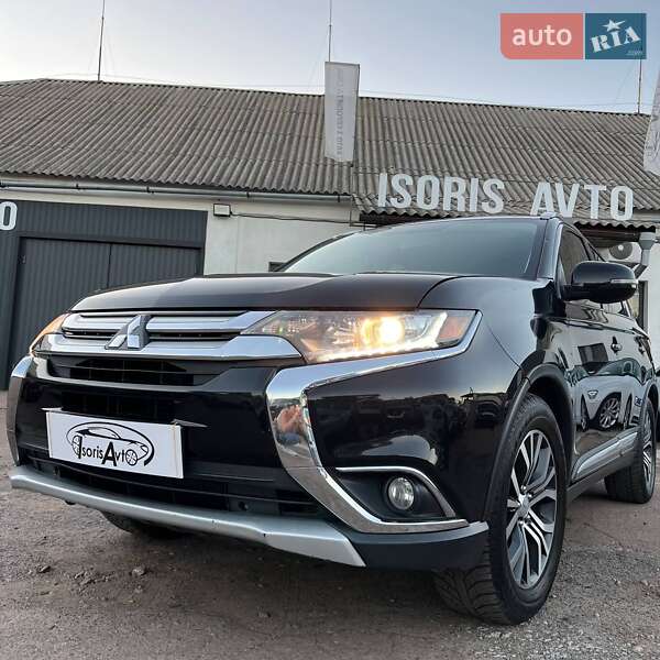 Внедорожник / Кроссовер Mitsubishi Outlander 2016 в Чернигове
