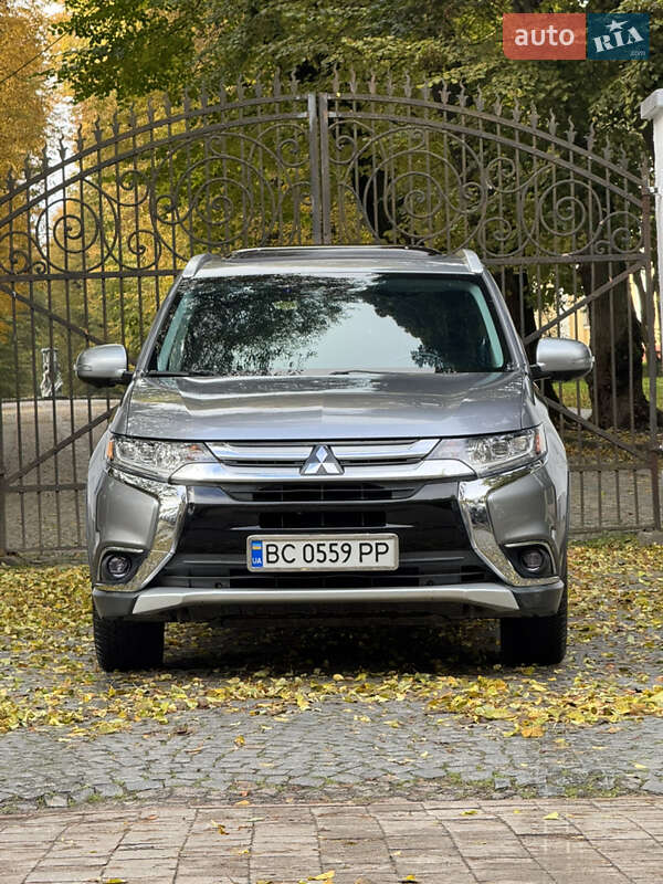 Внедорожник / Кроссовер Mitsubishi Outlander 2017 в Львове