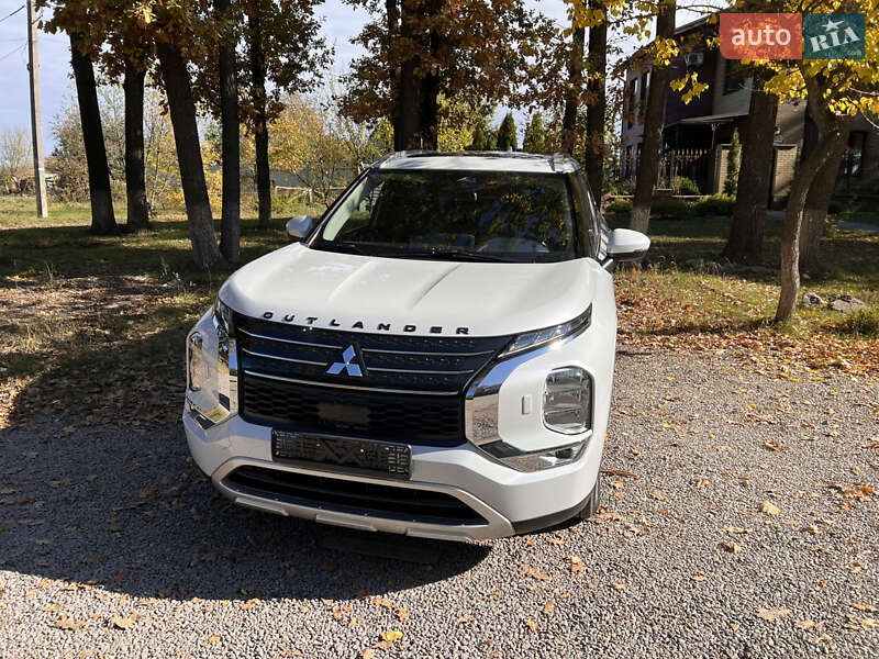 Позашляховик / Кросовер Mitsubishi Outlander 2022 в Умані Позашляховик / Кросовер Mitsubishi Outlander 2022 в Умані