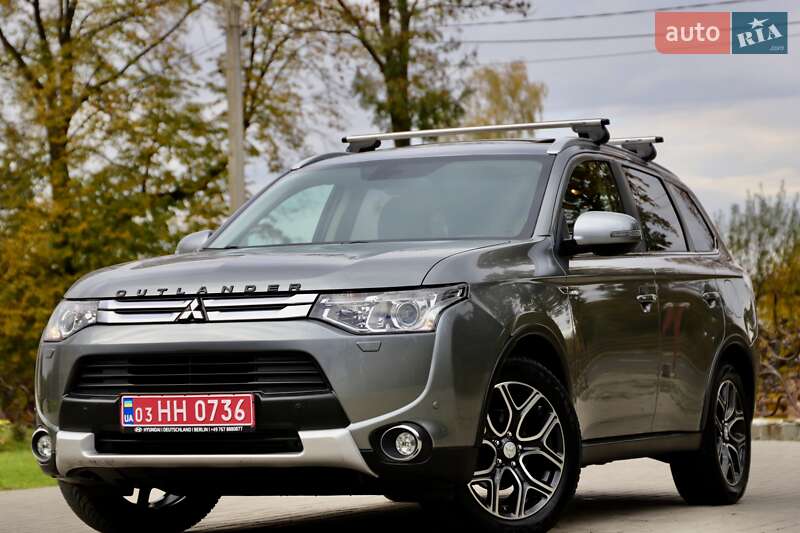Внедорожник / Кроссовер Mitsubishi Outlander 2016 в Дрогобыче