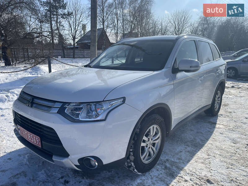 Внедорожник / Кроссовер Mitsubishi Outlander 2015 в Луцке