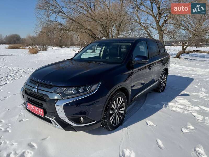 Внедорожник / Кроссовер Mitsubishi Outlander 2020 в Киеве Внедорожник / Кроссовер Mitsubishi Outlander 2020 в Киеве