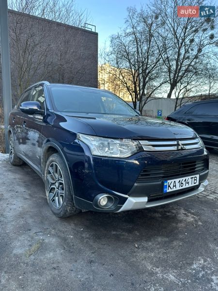 Внедорожник / Кроссовер Mitsubishi Outlander 2014 в Киеве