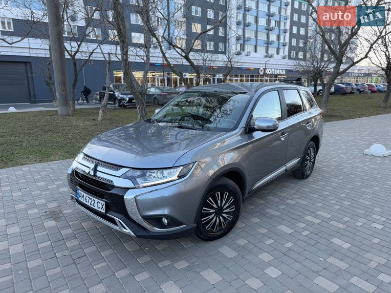 Внедорожник / Кроссовер Mitsubishi Outlander 2019 в Одессе Внедорожник / Кроссовер Mitsubishi Outlander 2019 в Одессе