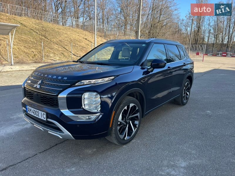 Внедорожник / Кроссовер Mitsubishi Outlander 2023 в Житомире