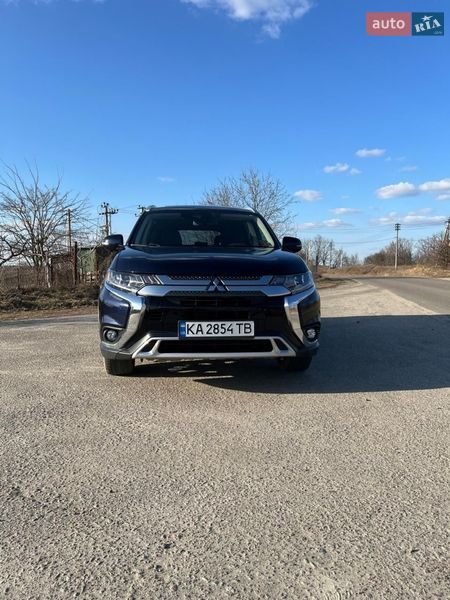 Внедорожник / Кроссовер Mitsubishi Outlander 2018 в Киеве