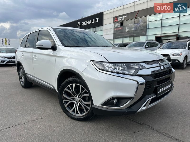 Позашляховик / Кросовер Mitsubishi Outlander 2021 в Києві