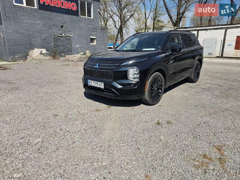 Внедорожник / Кроссовер Mitsubishi Outlander 2024 в Каменском