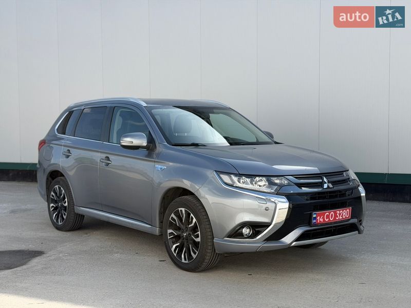 Внедорожник / Кроссовер Mitsubishi Outlander 2017 в Виннице