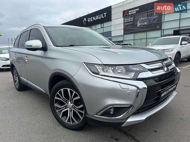 Внедорожник / Кроссовер Mitsubishi Outlander 2018 в Киеве