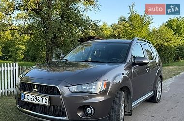 Внедорожник / Кроссовер Mitsubishi Outlander 2011 в Самборе