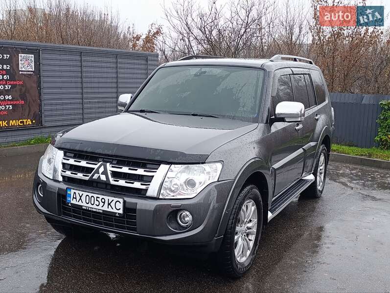 Внедорожник / Кроссовер Mitsubishi Pajero Wagon 2012 в Харькове