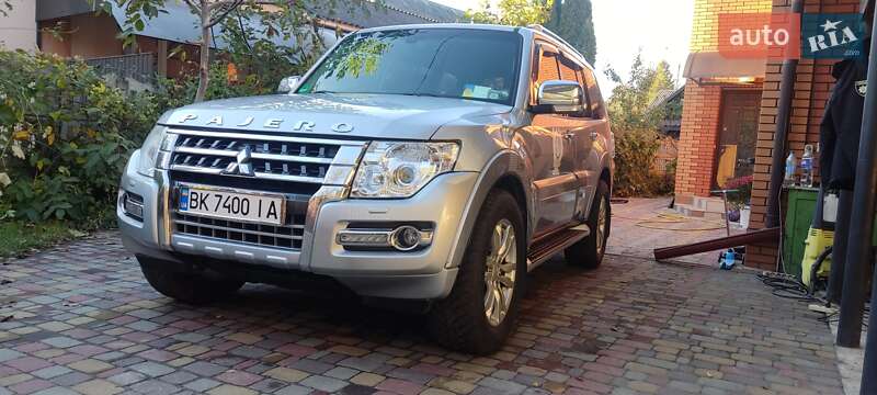 Внедорожник / Кроссовер Mitsubishi Pajero 2014 в Ровно Внедорожник / Кроссовер Mitsubishi Pajero 2014 в Ровно