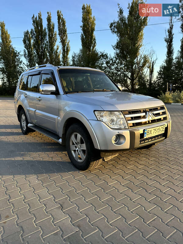 Внедорожник / Кроссовер Mitsubishi Pajero 2007 в Хмельницком