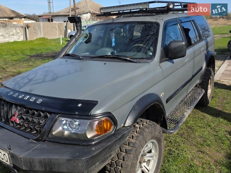 Позашляховик / Кросовер Mitsubishi Pajero 2001 в Балаклії