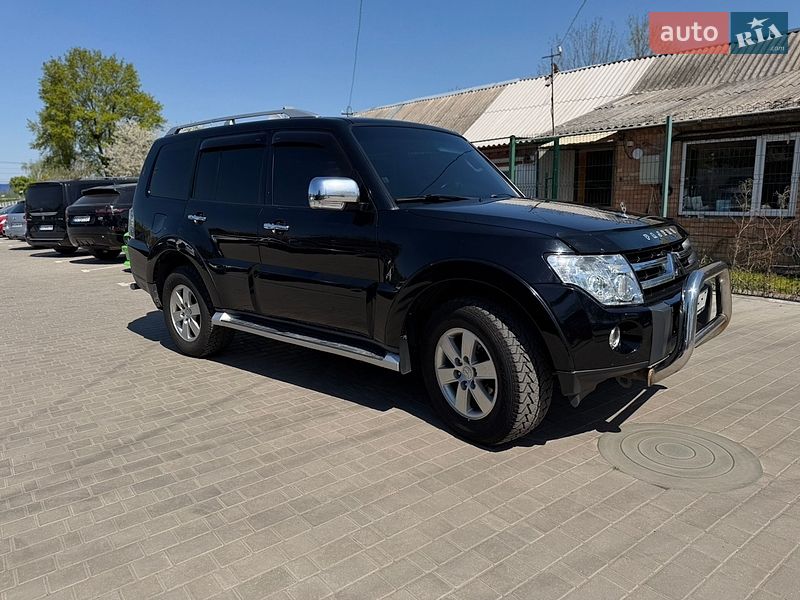 Позашляховик / Кросовер Mitsubishi Pajero 2007 в Житомирі