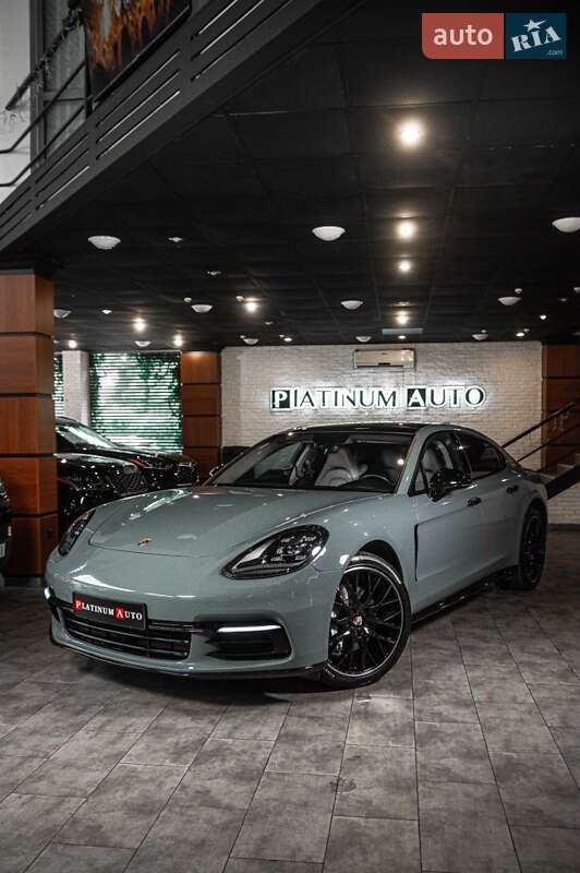 Фастбэк Porsche Panamera 2018 в Одессе Фастбэк Porsche Panamera 2018 в Одессе