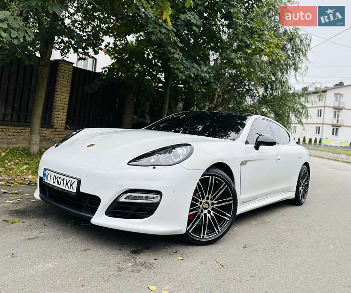 Фастбэк Porsche Panamera 2012 в Киеве