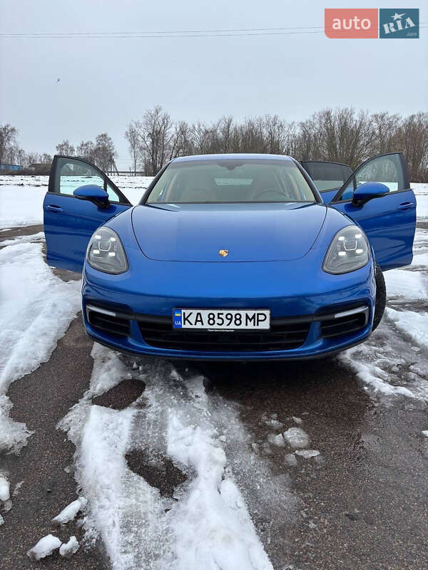 Фастбэк Porsche Panamera 2017 в Черкассах