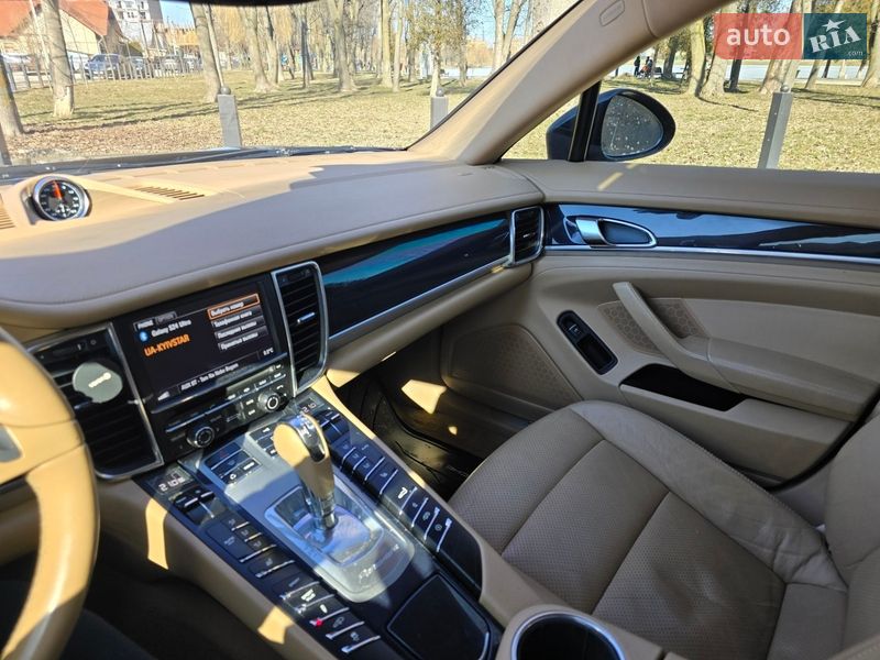 Фастбэк Porsche Panamera 2010 в Коломые