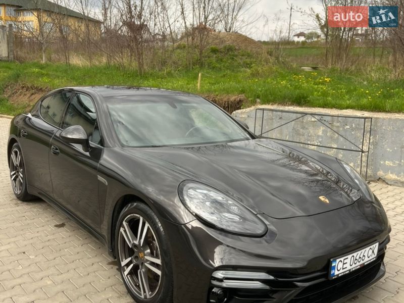 Фастбэк Porsche Panamera 2015 в Черновцах