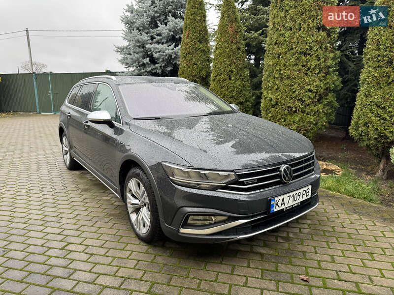 Универсал Volkswagen Passat Alltrack 2020 в Киеве