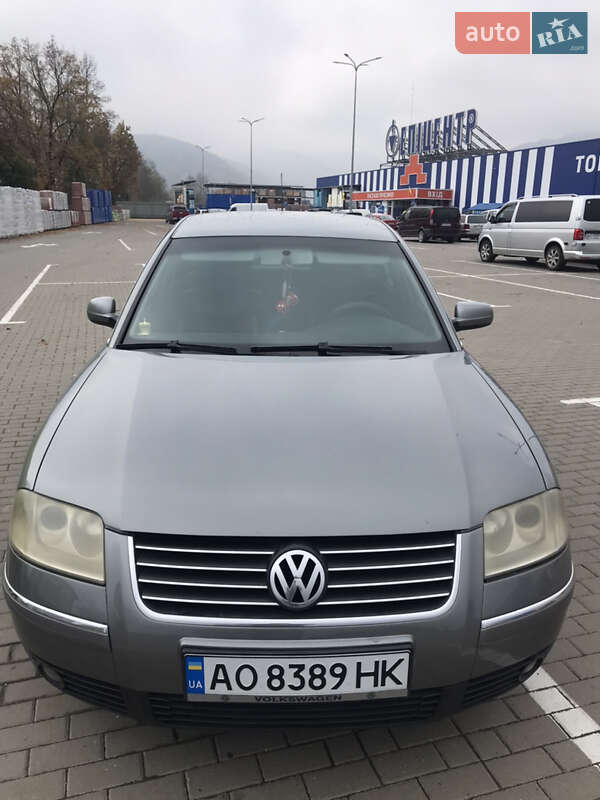 Седан Volkswagen Passat 2003 в Ужгороде
