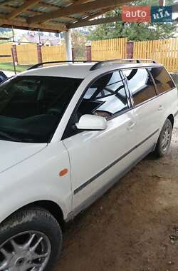Универсал Volkswagen Passat 1998 в Бориславе