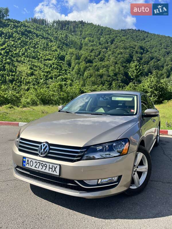 Седан Volkswagen Passat 2015 в Хусте