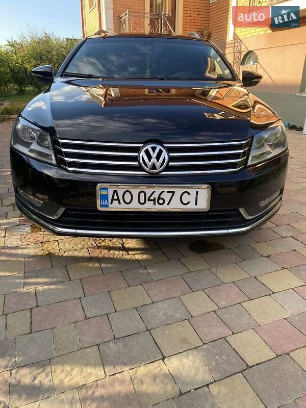 Универсал Volkswagen Passat 2013 в Ужгороде