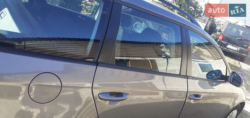 Универсал Volkswagen Passat 2006 в Новом Буге