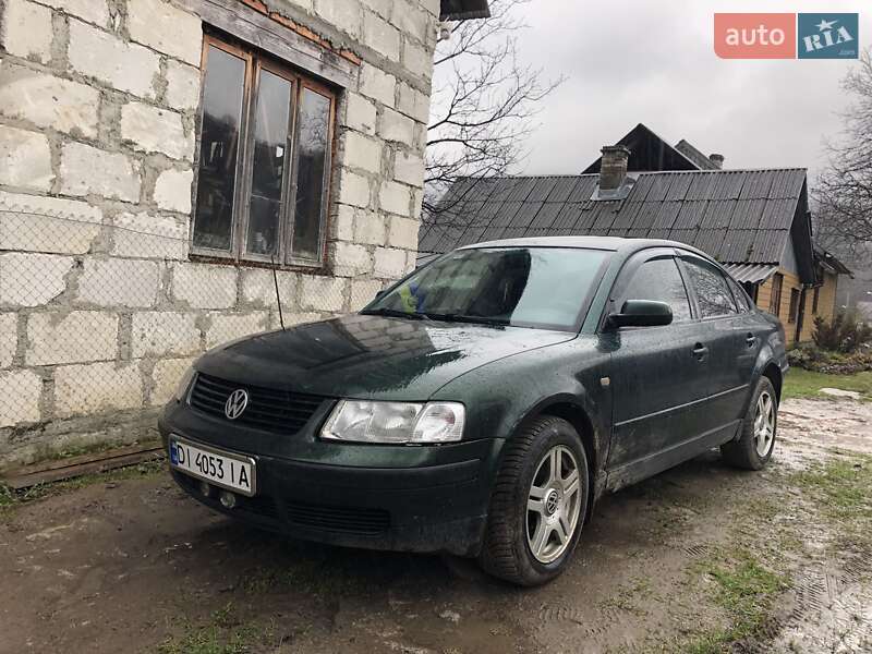 Седан Volkswagen Passat 1997 в Рахове