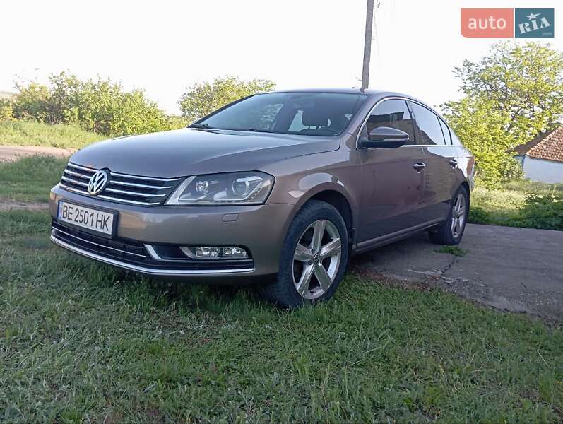 Седан Volkswagen Passat 2011 в Николаеве