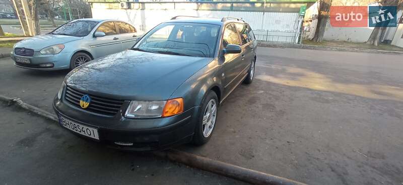 Универсал Volkswagen Passat 1999 в Одессе