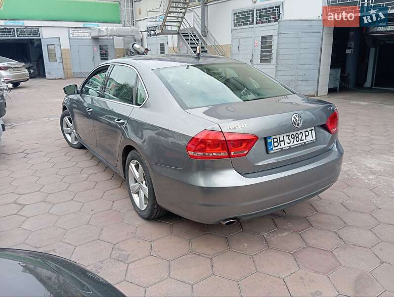 Седан Volkswagen Passat 2014 в Одессе