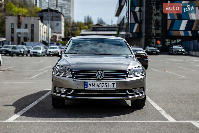 Седан Volkswagen Passat 2012 в Киеве Седан Volkswagen Passat 2012 в Киеве