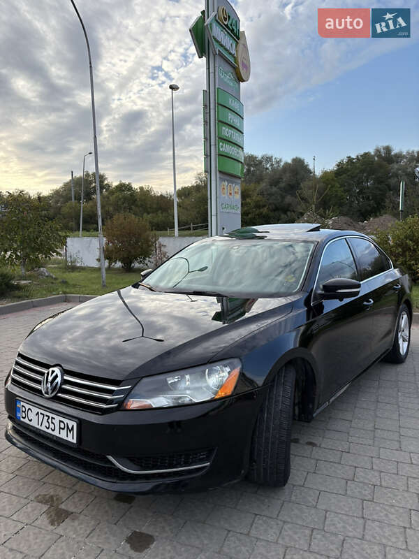 Седан Volkswagen Passat 2012 в Ивано-Франковске