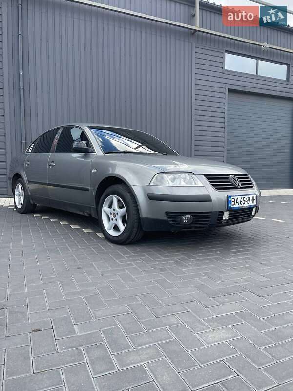 Седан Volkswagen Passat 2002 в Кропивницком