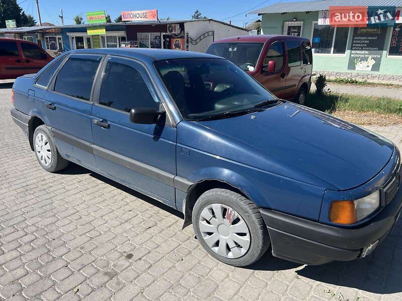 Седан Volkswagen Passat 1989 в Чемеровцах