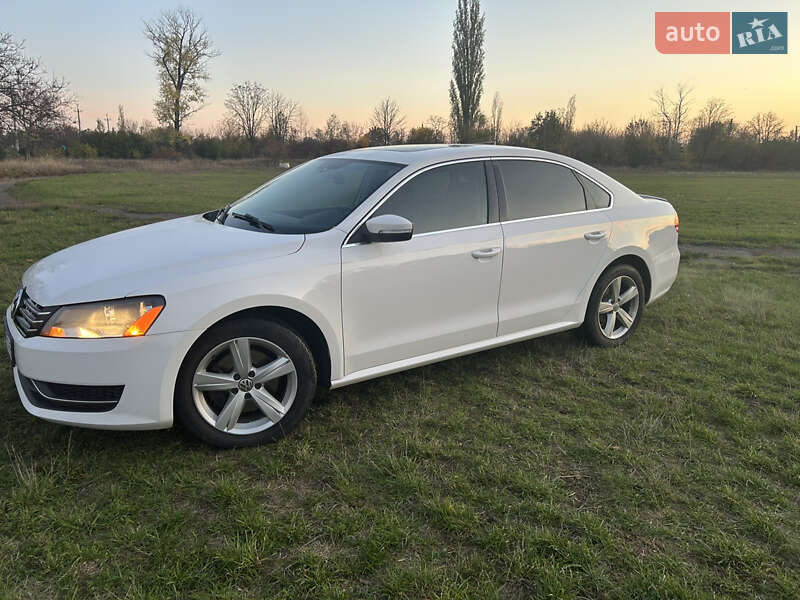 Седан Volkswagen Passat 2013 в Новоукраинке