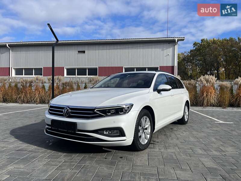 Универсал Volkswagen Passat 2022 в Луцке