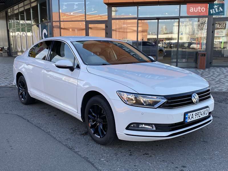 Седан Volkswagen Passat 2015 в Києві Седан Volkswagen Passat 2015 в Києві