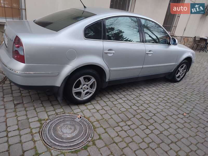 Седан Volkswagen Passat 2005 в Львове