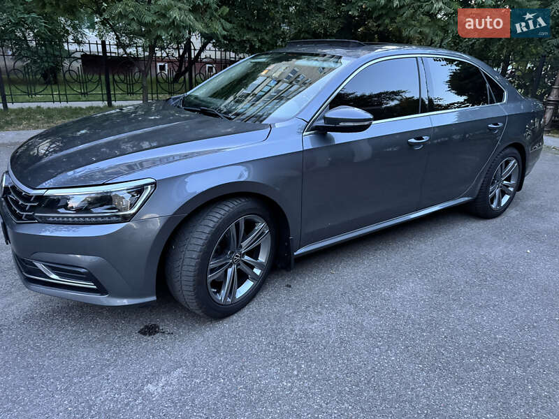 Седан Volkswagen Passat 2017 в Киеве Седан Volkswagen Passat 2017 в Киеве