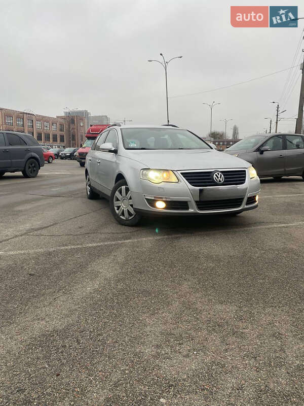 Універсал Volkswagen Passat 2006 в Києві