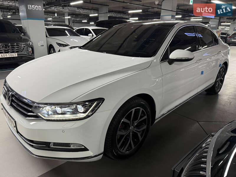 Седан Volkswagen Passat 2017 в Львове Седан Volkswagen Passat 2017 в Львове